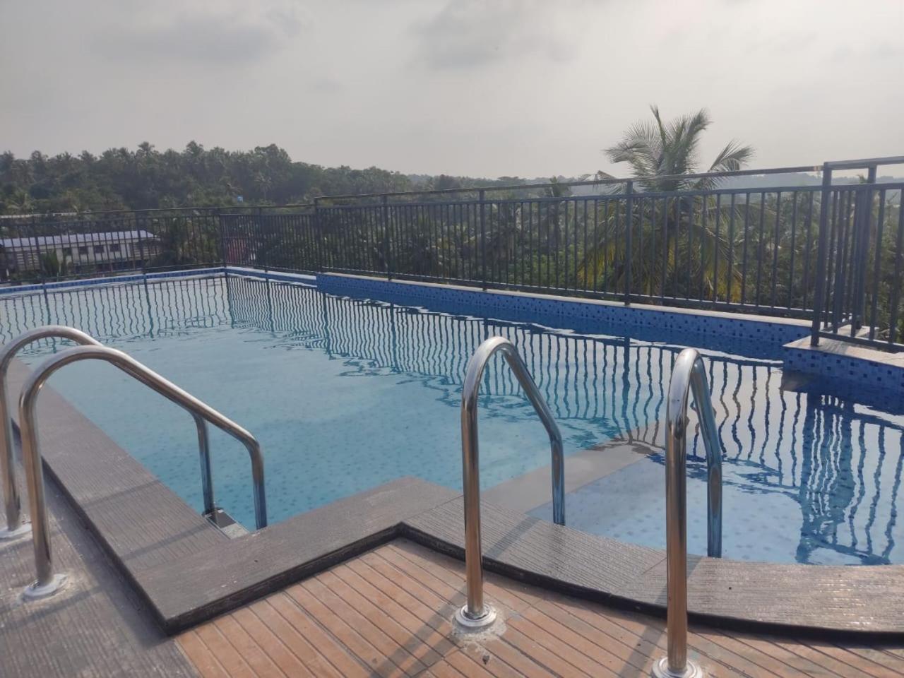Mandarin Sky Hotel Kannur ภายนอก รูปภาพ