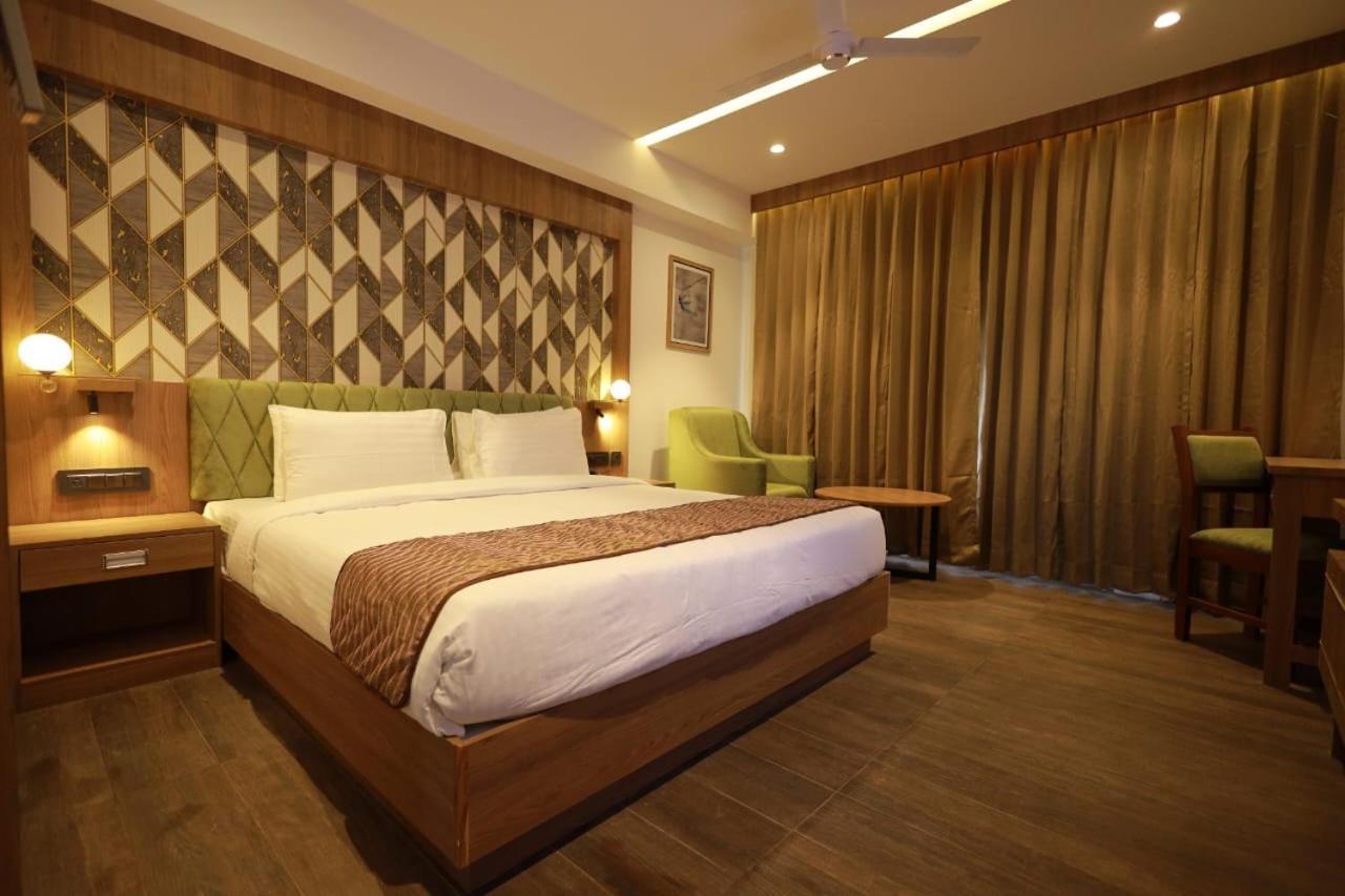 Mandarin Sky Hotel Kannur ภายนอก รูปภาพ